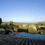 Avec Piscine, A Quelques Minutes Villa