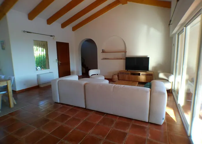 Avec Piscine, à Quelques Minutes *